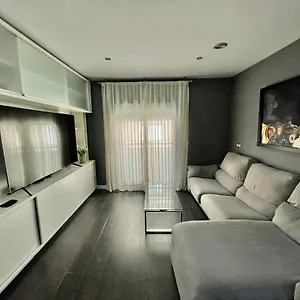  Apartamento Moderno Con Plaza De Garaje En Pleno Centro De